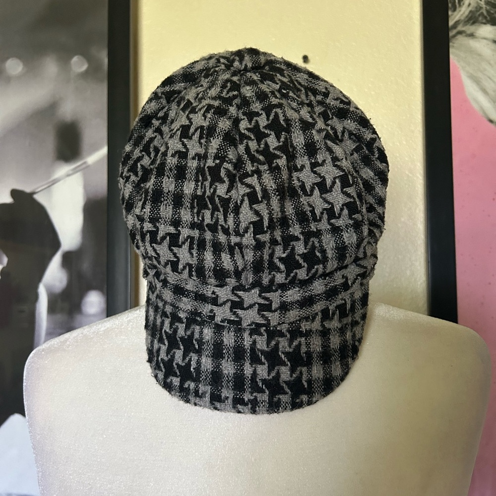 Stylish Black and Gray Houndstooth Cap